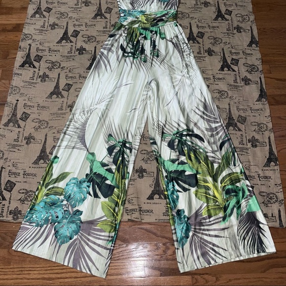 Fashion Nova NWT! Costa Rica Printed Green/Combo Jumsuit Size M - Picture 4 of 15